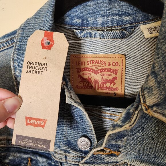 Levi's Denim Trucker Jacket Womens Sz S Blue Jean Coat Button Distressed Wash - Picture 3 of 7